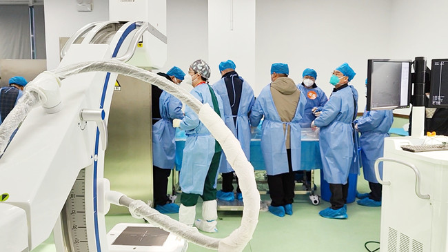 UBE腰椎管減壓術(shù)和椎間融合術(shù)實(shí)操訓(xùn)練營(yíng)，普愛C形臂全程護(hù)航