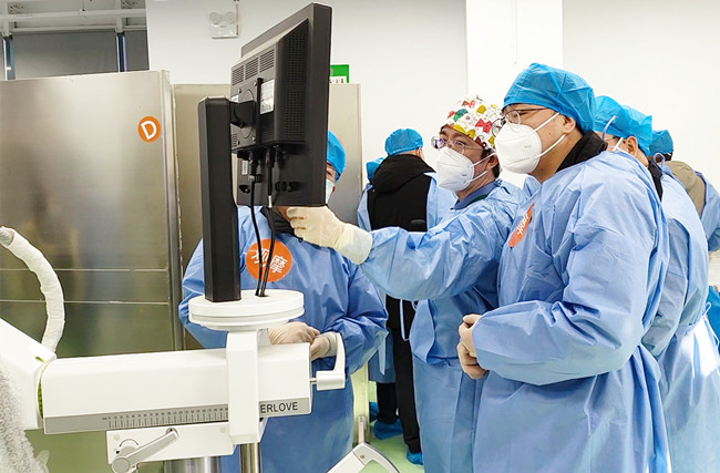 UBE腰椎管減壓術(shù)和椎間融合術(shù)實(shí)操訓(xùn)練營(yíng)，普愛C形臂全程護(hù)航